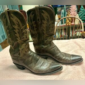 Fabulous Lucchese 1883 dark brown cowboy boots, women size 10.5 B